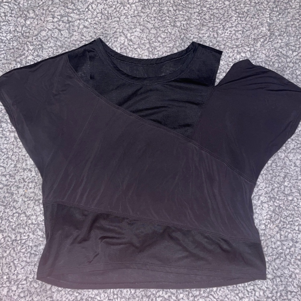 Lululemon black cropped cut out tee